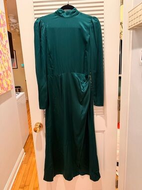Reformation Green Long-Sleeve Satin Dress size 8